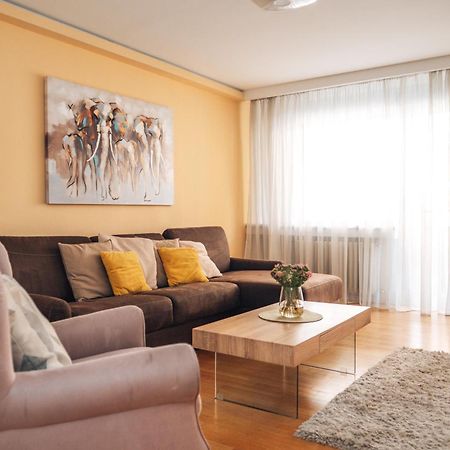 Crown Central Three Bedroom Apartment Belgrado Exterior foto