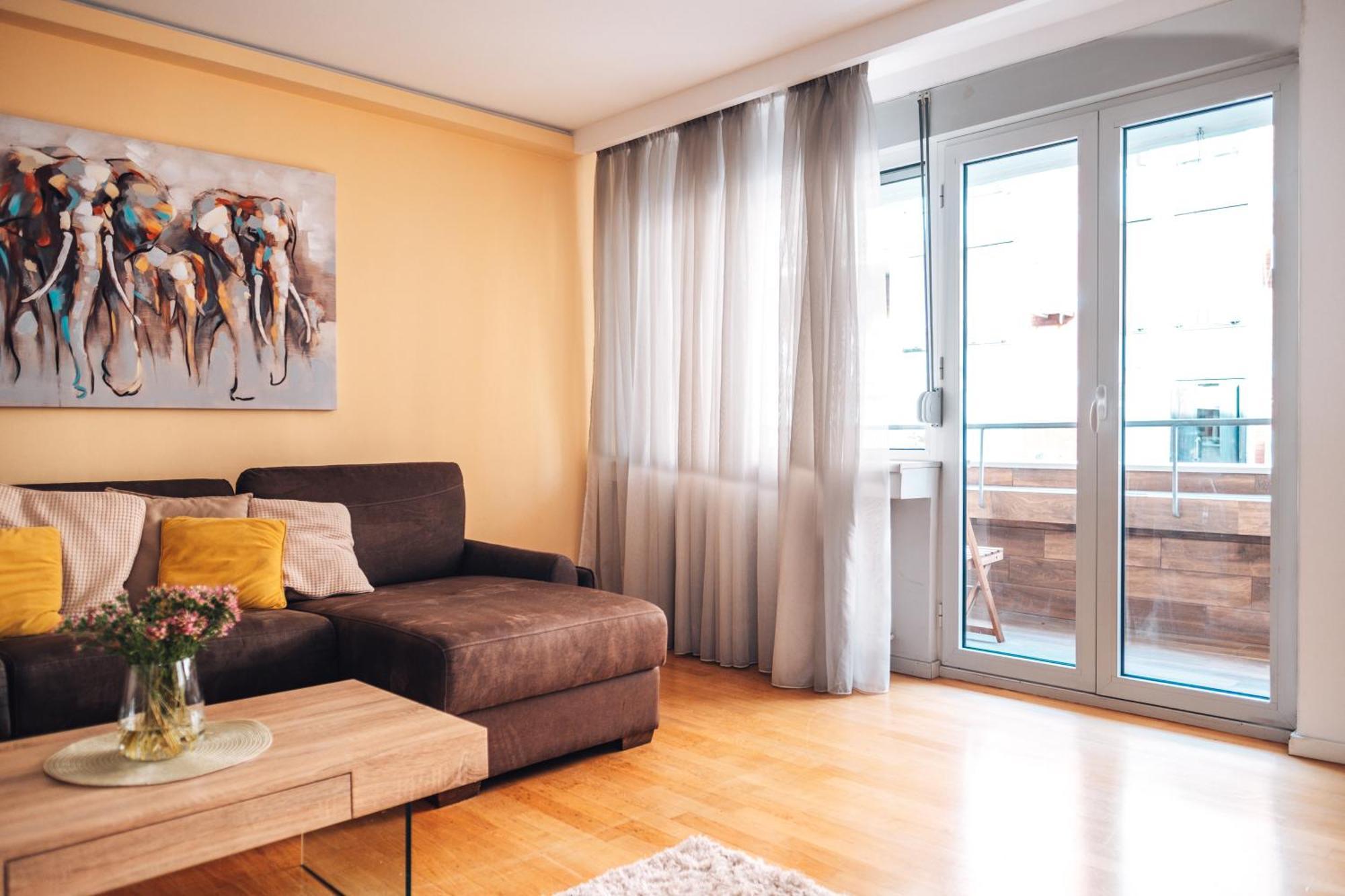 Crown Central Three Bedroom Apartment Belgrado Exterior foto