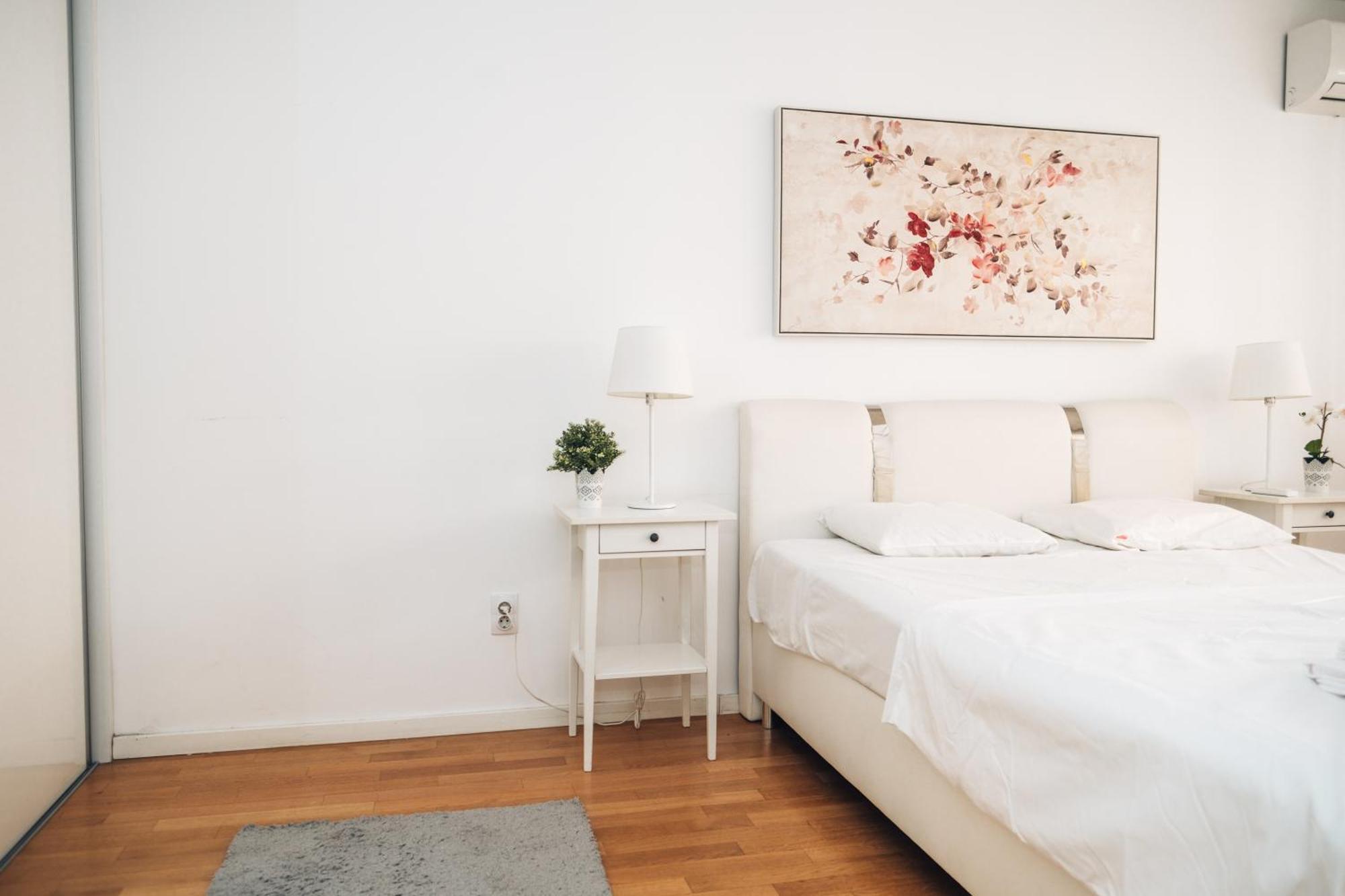Crown Central Three Bedroom Apartment Belgrado Exterior foto